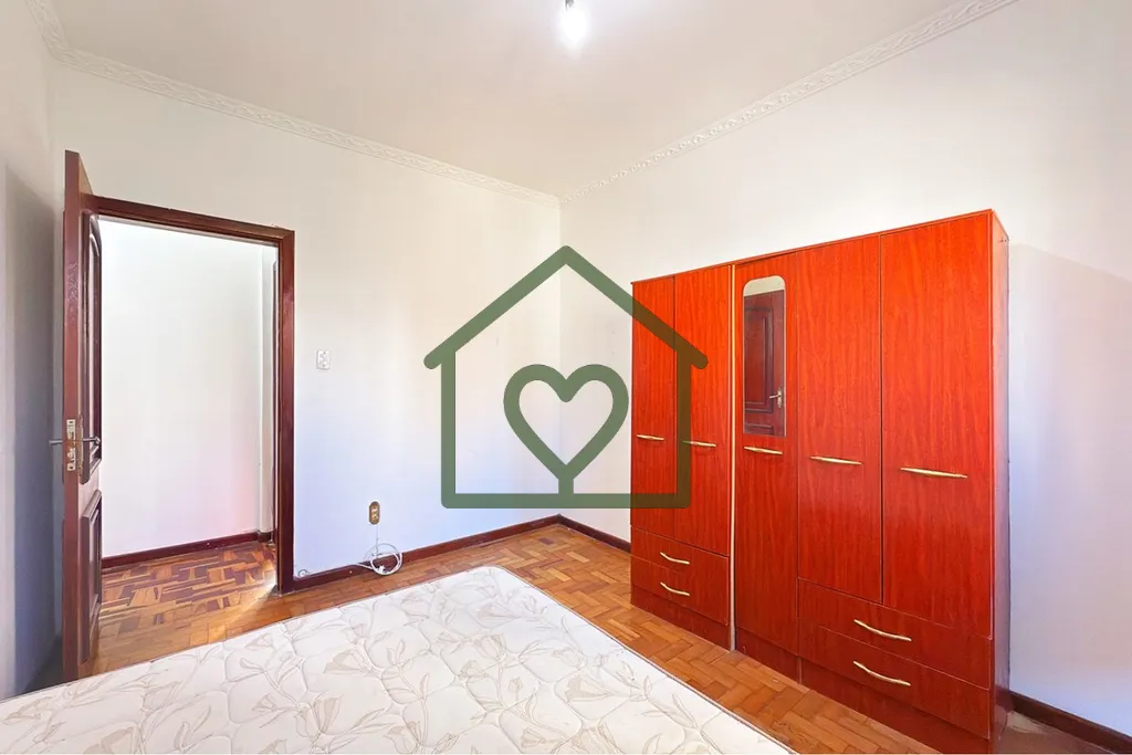 Imagem Localizado na divisa entre os bairros Independência e Centro Histórico, este apartamento de 77m² ...
