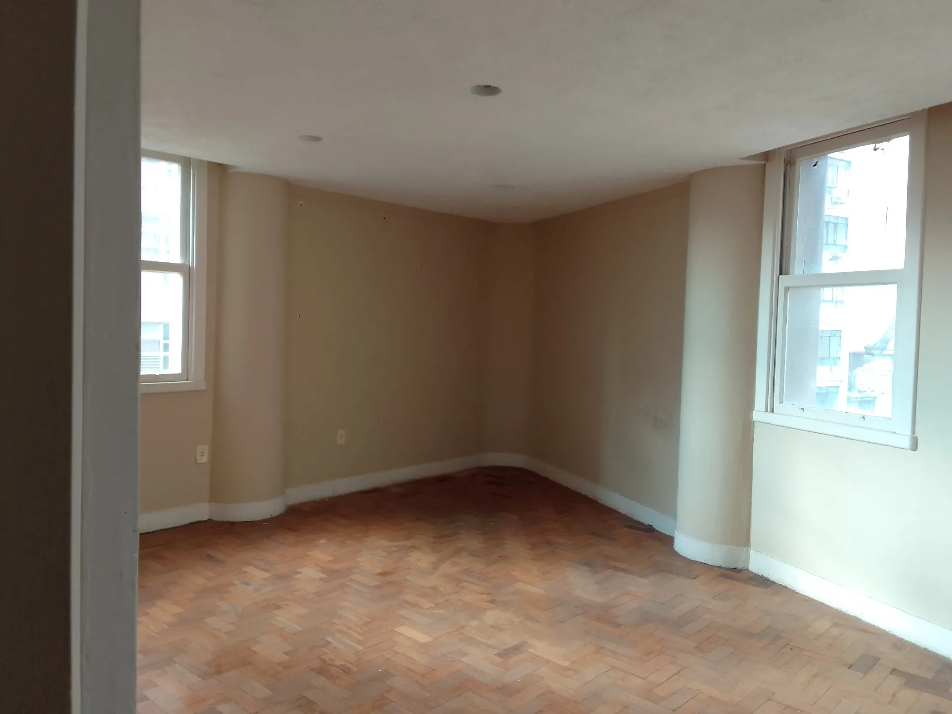 Imagem Sala comercial à venda em Porto Alegre, Centro, 112.6m2