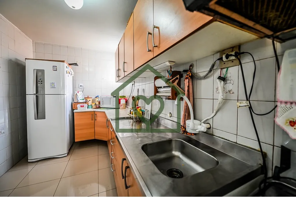 Imagem Sinta-se em casa nesta encantadora Casa em Condomínio à venda em Porto Alegre, na tranquila Rua Á...