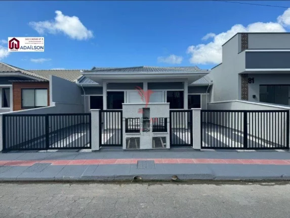 Imagem Casa com 2 Quartos e 1 banheiro à Venda por R$ 375.000, Palhoça -SC Brasil