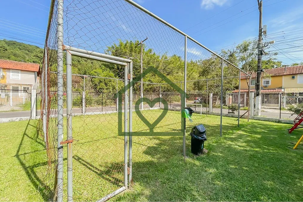 Imagem Casa em condomínio semimobiliada, com 85m² privativos, que combina de forma harmoniosa conforto, f...