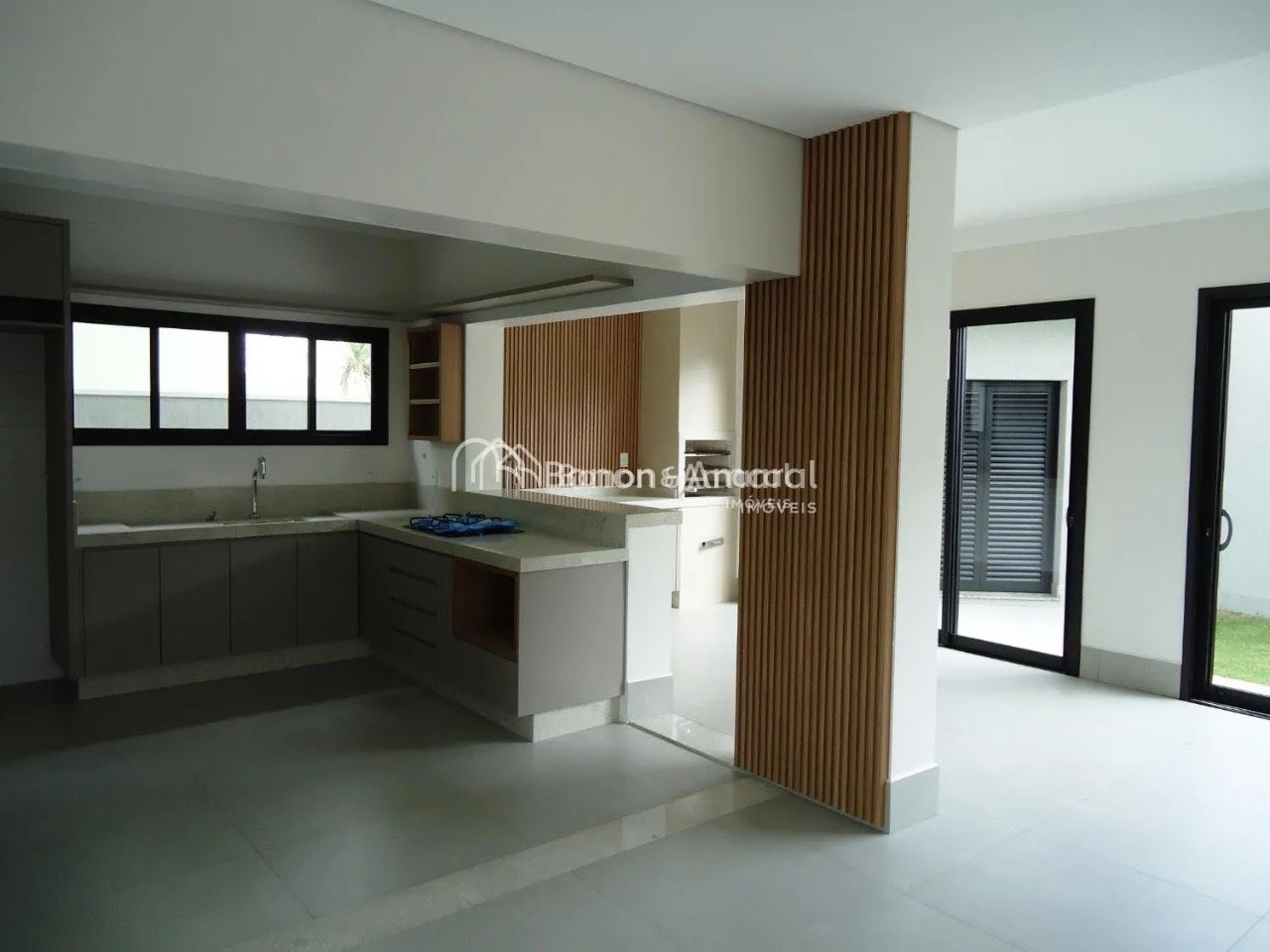 Imagem Casa em condomínio em Paulínia, sobrado, 3 suites, armários,lavabo, 4 vagas, fino acabamento.