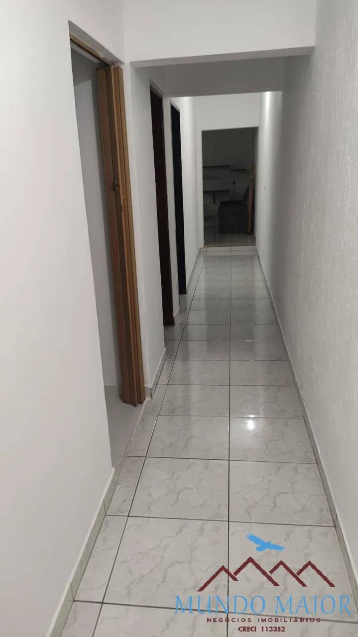 Imagem Assobradada Confortável 230m² em Bairro Simples e Prático!