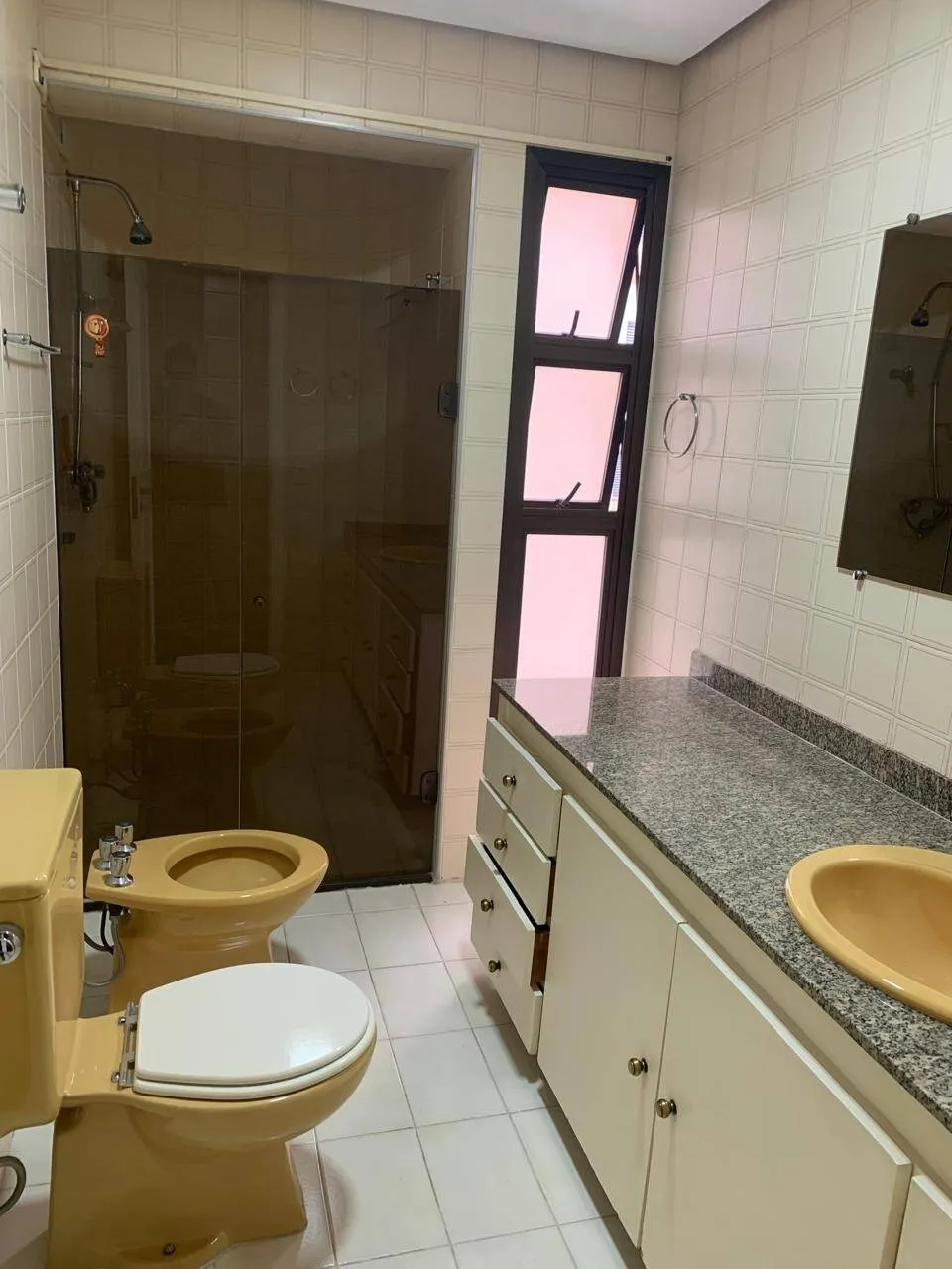 Imagem Apartamento de 4 Quartos (2 Suítes) para Aluguel em Alphaville Empresarial, Barueri - SP