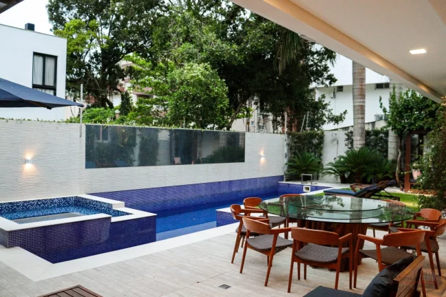 Imagem Casa impecável em todos os sentidos! Integração é a palavra de ordem nesse projeto maravilhoso a...