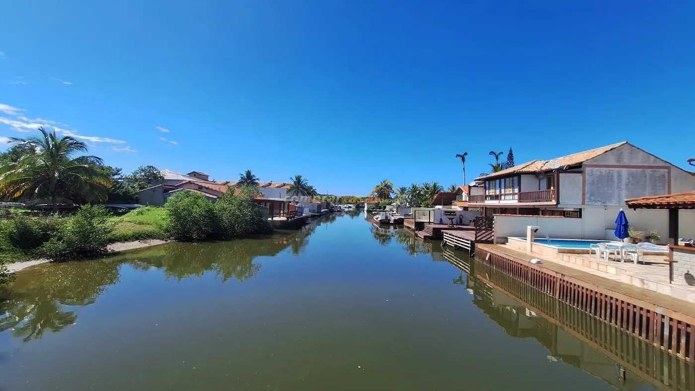 Imagem Casa em Condomínio para Venda em Cabo Frio / RJ no bairro Ogiva