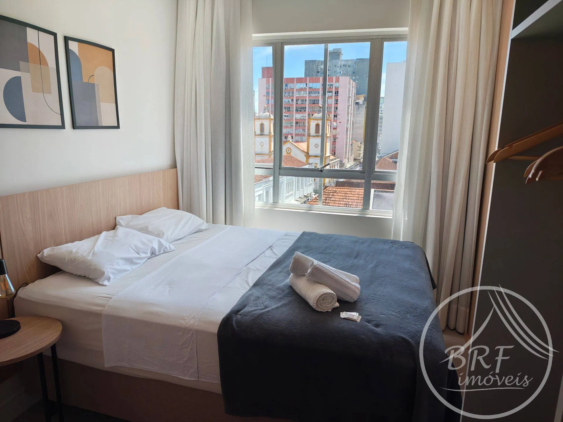 Imagem Apartamento 2 quartos no Centro, sala e cozinha integradas -mobiliado