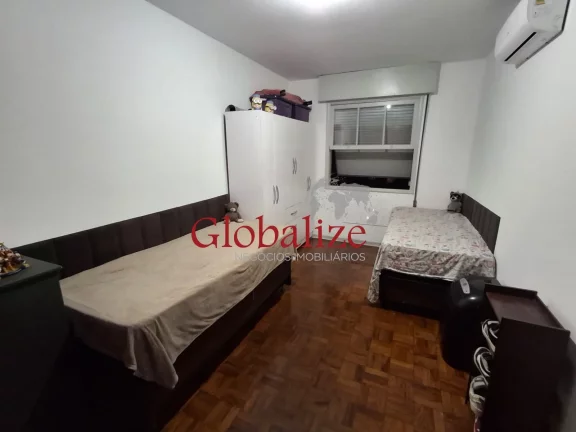 Imagem Apartamento à venda com 66,7m², 2 quartos, sala ampla, vaga coletiva por R350.000,00 no Embaré em Santos