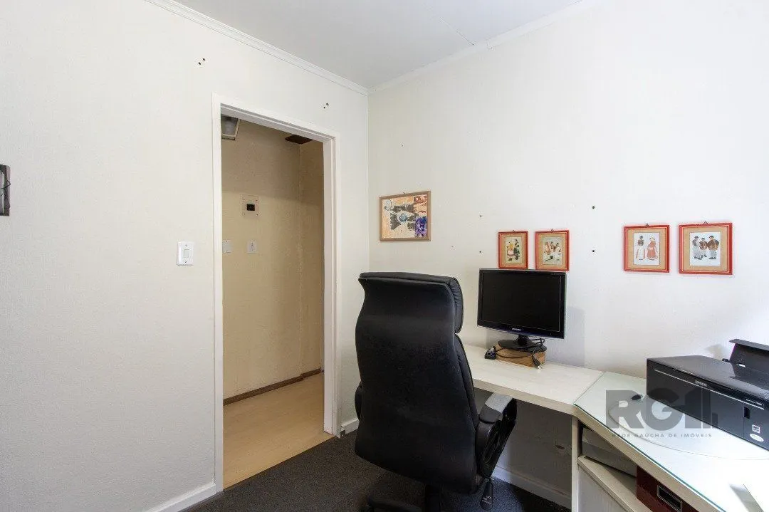Imagem Casa para Venda - 239m², 5 dormitórios, sendo 1 suites, 2 vagas - Hipica