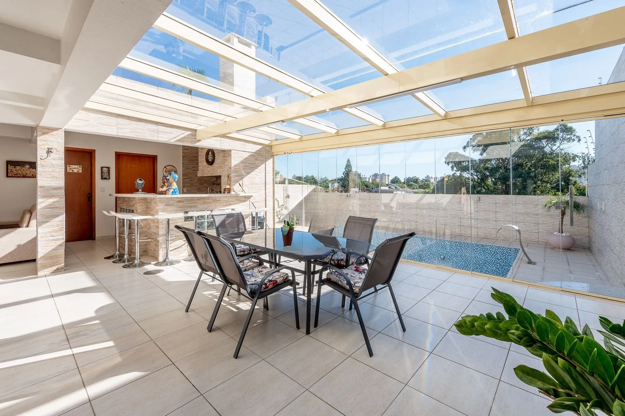 Imagem Casa 4 Dormitórios, Suíte Master, Piscina e espaço Gourmet no Jardim Planalto