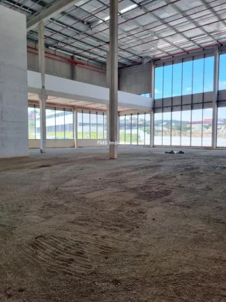 Imagem Galpão Comercial para Locação em Atibaia-SP, Bairro Pinheirinho: 2 Banheiros, 25 Vagas, 8.538,69m² de Área. Venha Conferir!