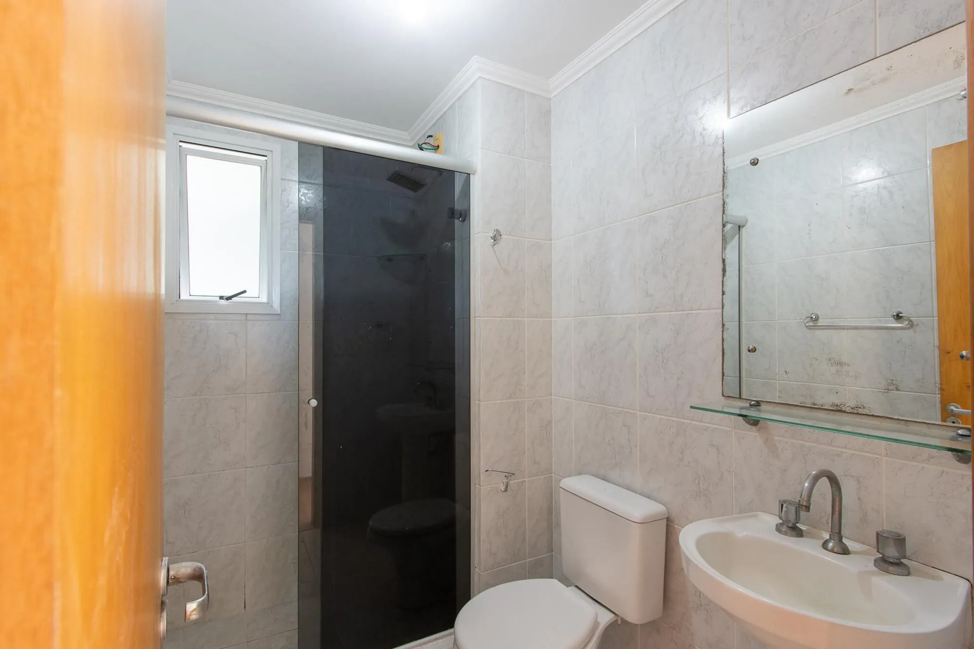 Imagem Apartamento de 3 dormitórios, 1 banheiro e uma vaga de garagem.