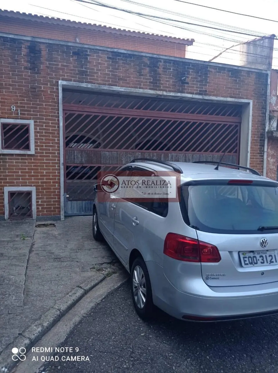 Imagem PORTUNIDADE EXCLUSIVA NA CIDADE DUTRA. Vendo uma casa Assobradada na Cidade Dutra, Próximo ao bolsão de Interlagos. São 3 Dormitórios, sendo 1 Suíte, varanda com vista para a represa, 4 vagas de garagem, Sala 2 ambientes, copa e Cózinha, Área Gourmet com 