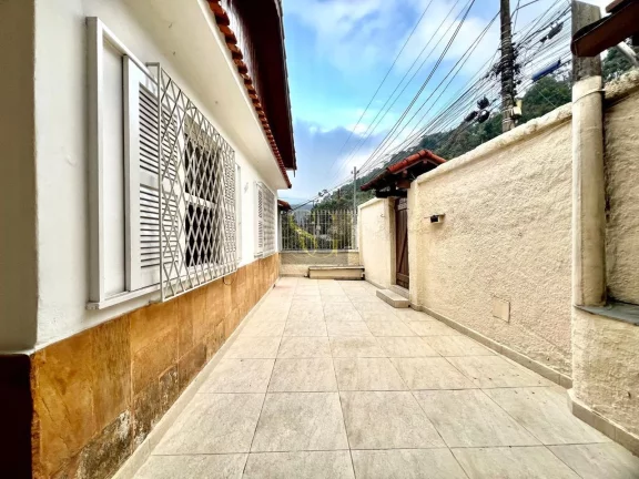 Imagem Casa para Venda em Teresópolis, Tijuca, 2 dormitórios, 1 banheiro, 1 vaga