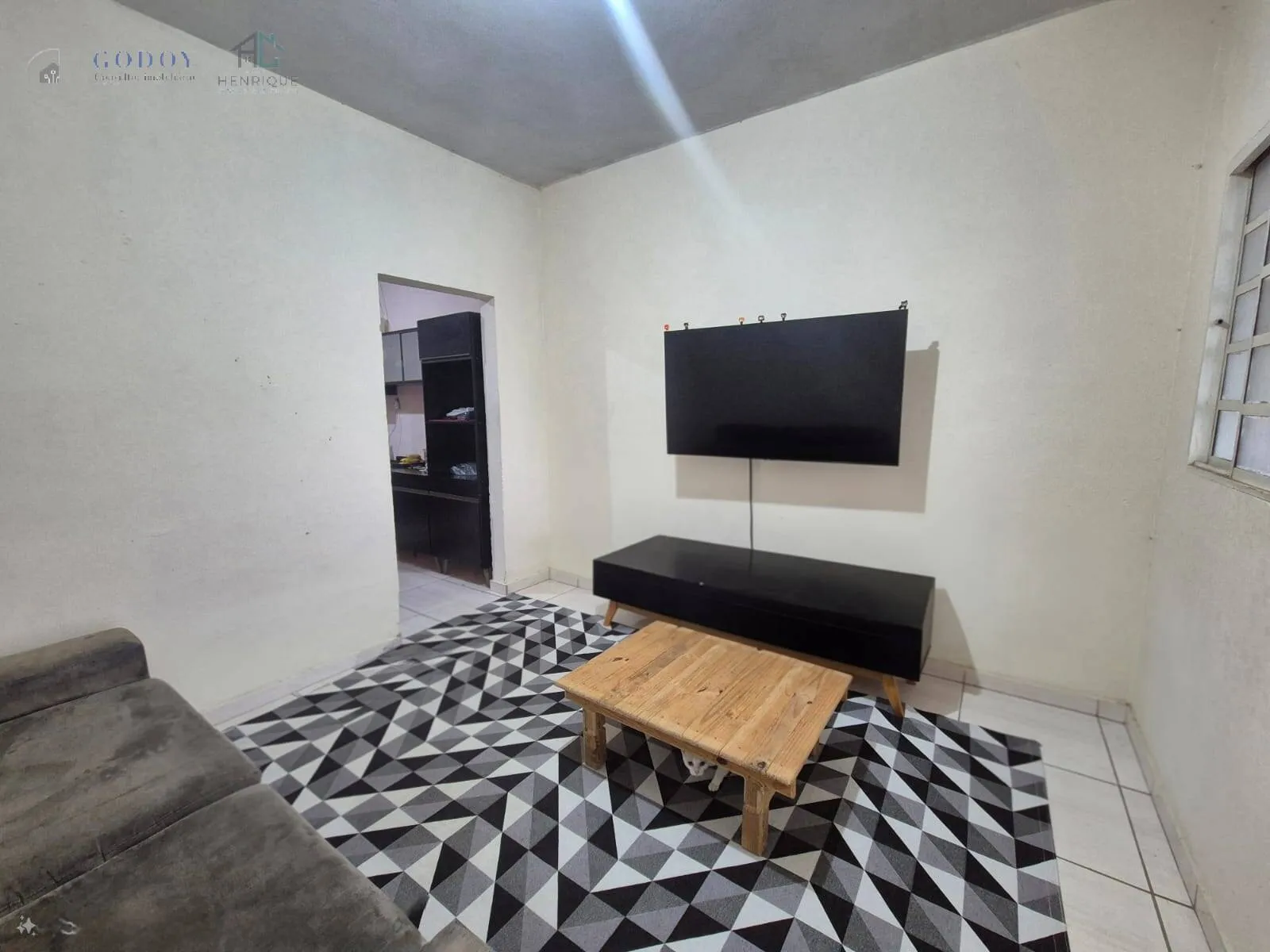 Imagem Casa com 2 Dormitórios e Garagem para 2 Carros