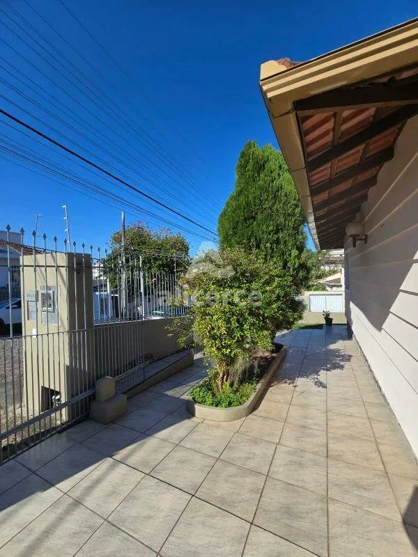 Imagem Se você busca espaço, conforto e ótima localização, essa casa é perfeita para você!