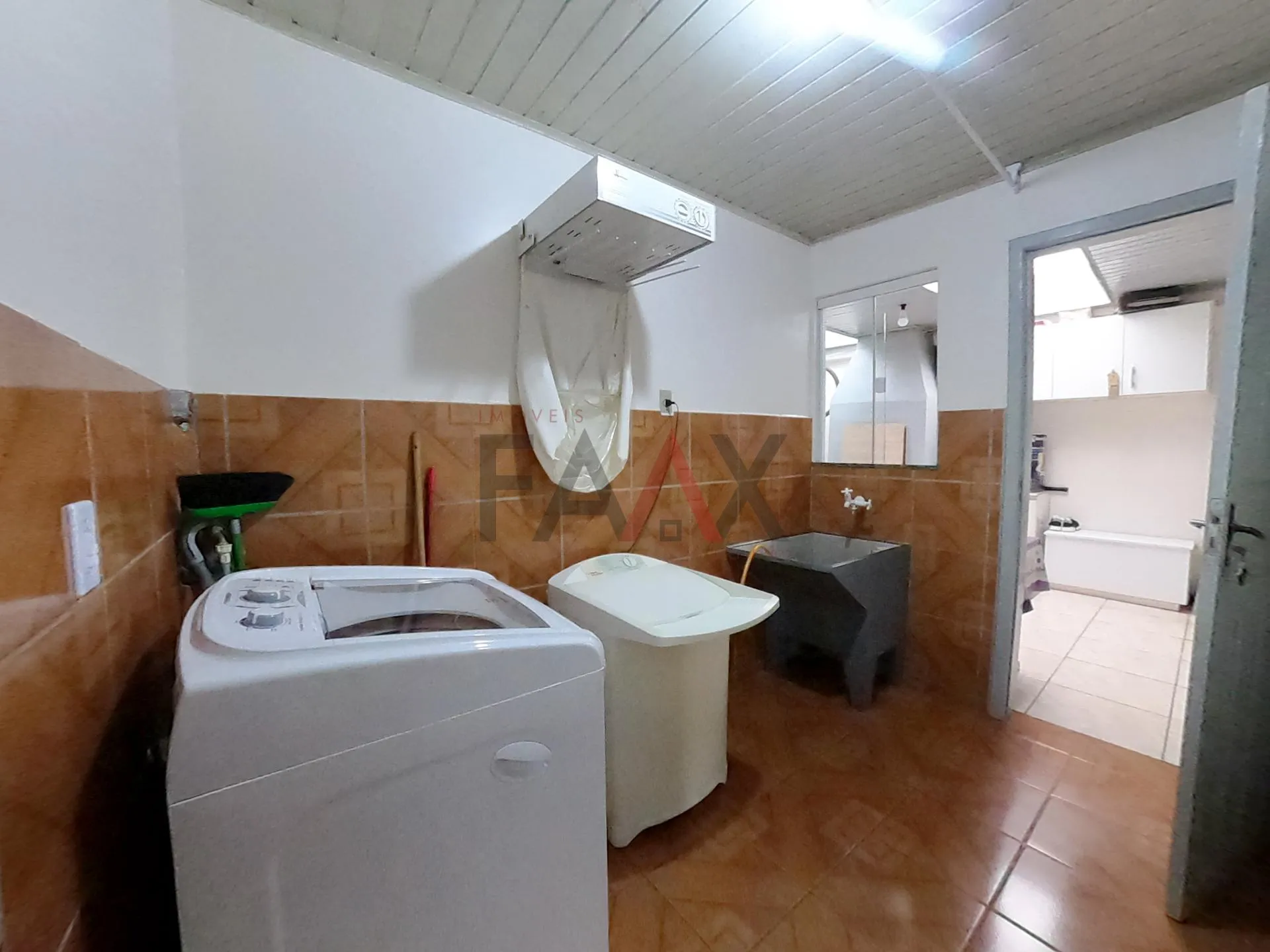 Imagem Otima casa para Venda no bairro Santa Cruz Contendo: 01 Cozinha: 04 Quartos