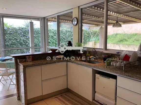 Imagem Casa à venda na Granja Viana com 3 dormitórios e suíte: moderna e integrada