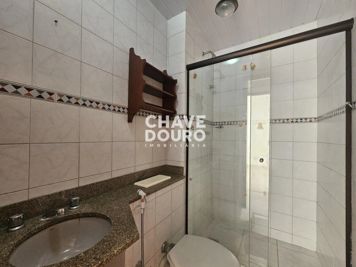 Imagem Apartamento de 2 Quartos (sendo 1 suíte com varanda) + Dependência e 1 Vaga