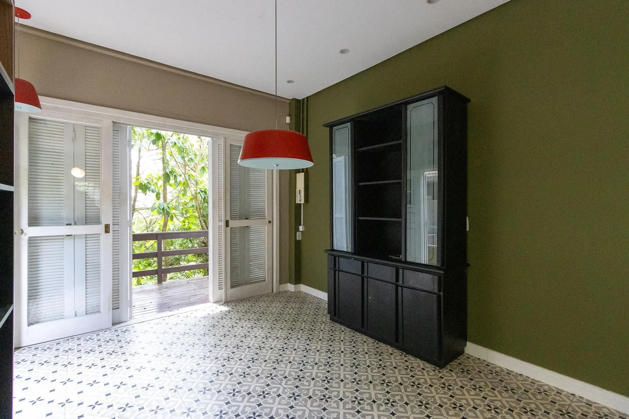 Imagem Bela casa térrea, 2 dormitórios e 1 suite - Parte alta do Bairro Espirito Santos