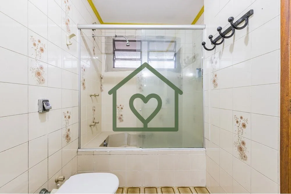 Imagem Descubra essa incrível casa à venda em Porto Alegre, no bairro Vila Ipiranga, uma das regiões mai...
