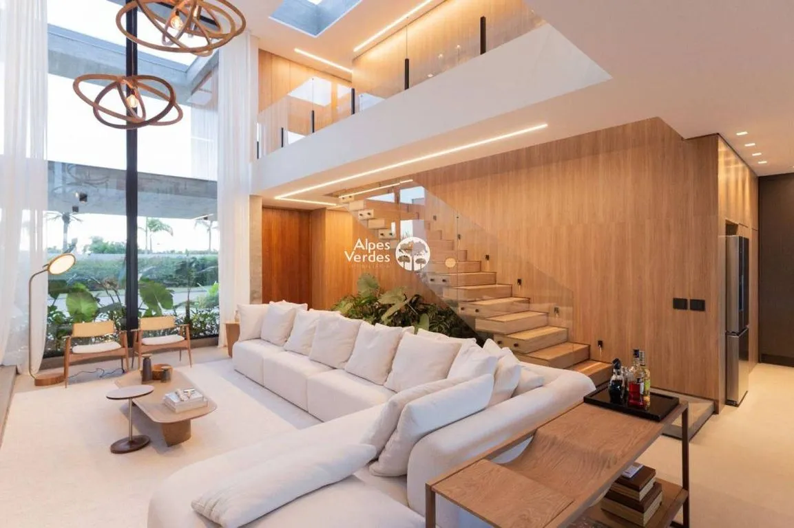 Imagem Vende-se casa prox ao centro de Xangri-lá - 6 Quartos- Valor R$7.950.000,00
