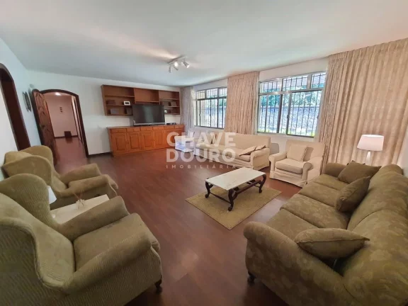 Imagem Viva o Luxo com Vistas Deslumbrantes: Propriedade Única de 733m² em Teresópolis