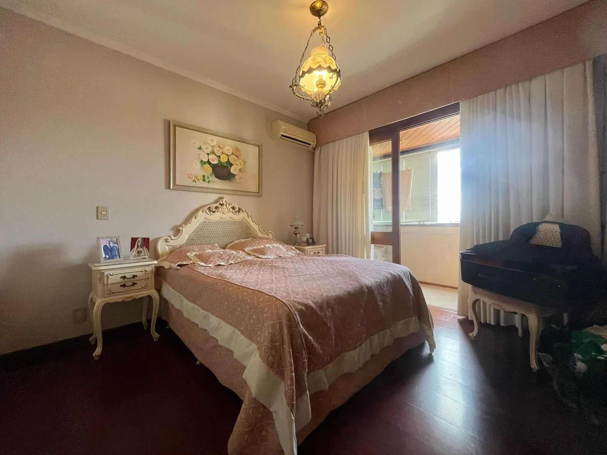 Imagem Apartamento 3 quartos, suíte, sacada, lareira, churrasqueira, 2 vagas de garagem