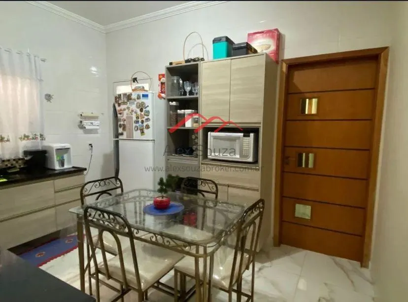 Imagem Casa para Venda em Hortolândia, Jardim Novo Cambuí, 2 dormitórios, 1 suíte, 2 banheiros, 2 vagas