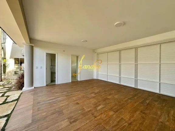 Imagem Excelente sobrado no condominio Lagos com Piscina e 04 suites