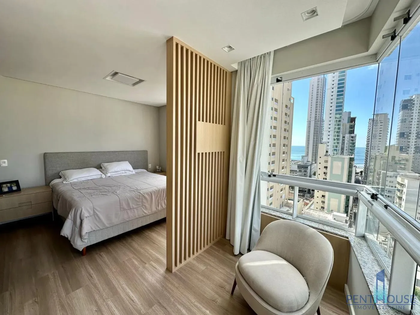 Imagem Cobertura Duplex para Venda em Balneário Camboriú, CENTRO, 4 dormitórios, 4 suítes, 5 banheiros, 3 vagas