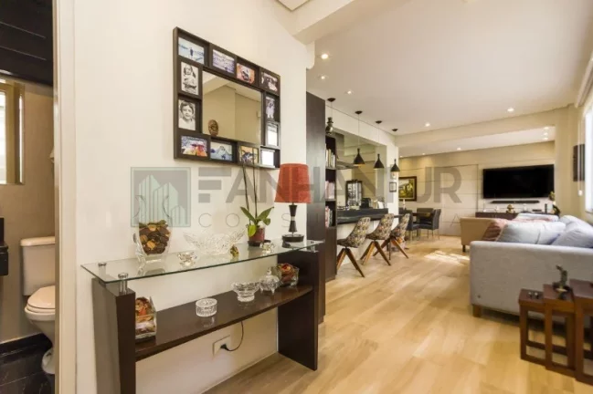 Imagem Apartamento de luxo à venda em São Paulo-SP, Jardim Europa: 3 quartos, 1 suíte, 3 salas, 4 banheiros, 3 vagas, 142m². Venha conferir!