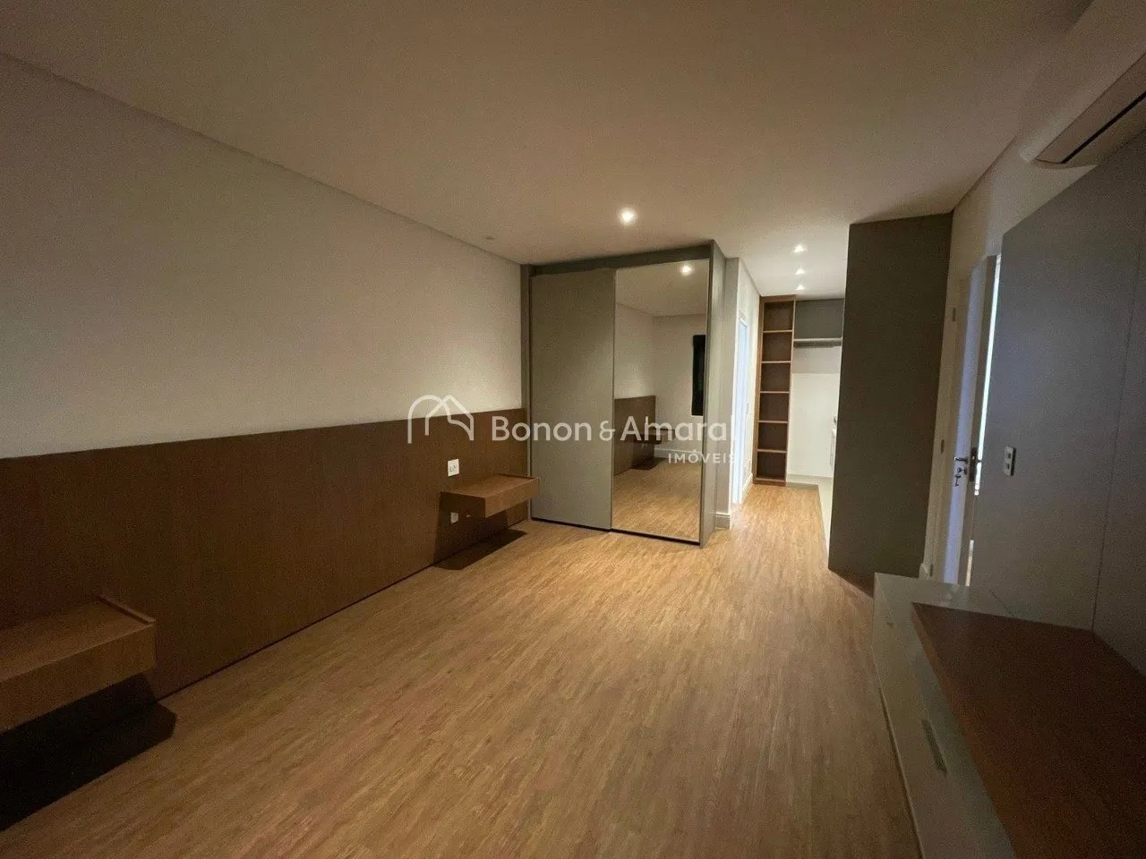 Imagem Casa em condomínio para venda em Sousas - Campinas S.P.