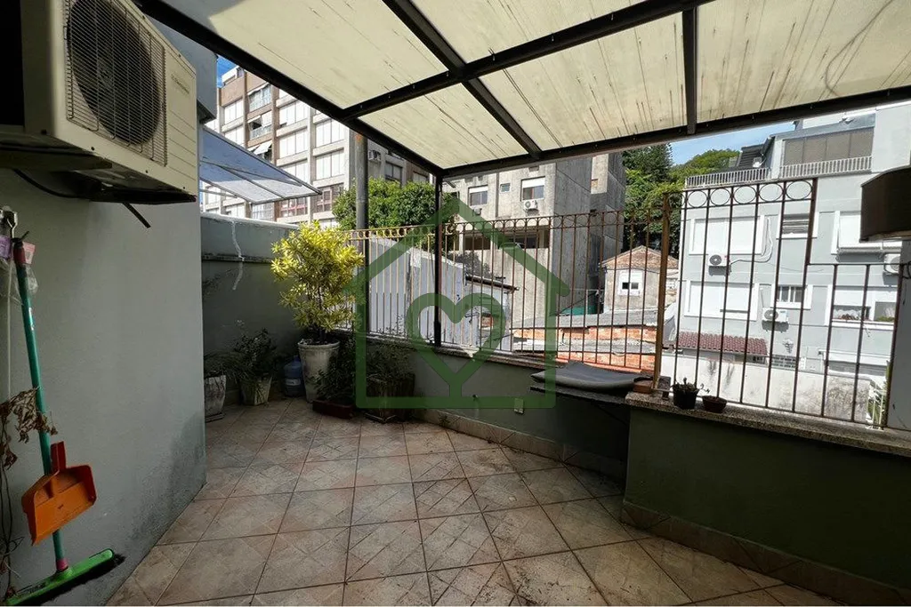 Imagem Descubra a elegância inigualável desta espetacular cobertura desocupada localizada no prestigiado ...