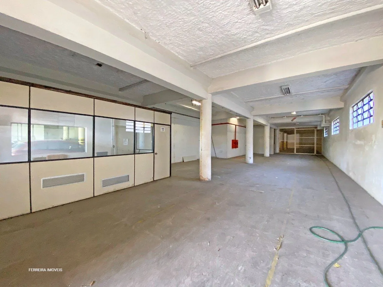 Imagem Predio para Venda - 2297m², 0 dormitórios, 20 vagas - Floresta