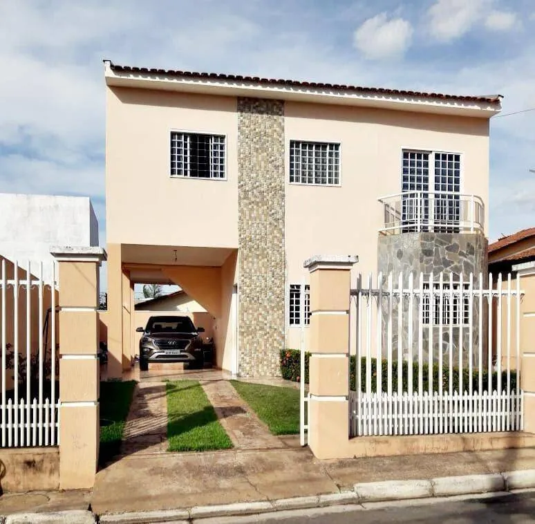 Foto do imóvel Sobrado 3 quartos bairro Carumbé Condomínio Residencial Chapada do Mirante em Avenida Governador Dante Martins de Oliveira