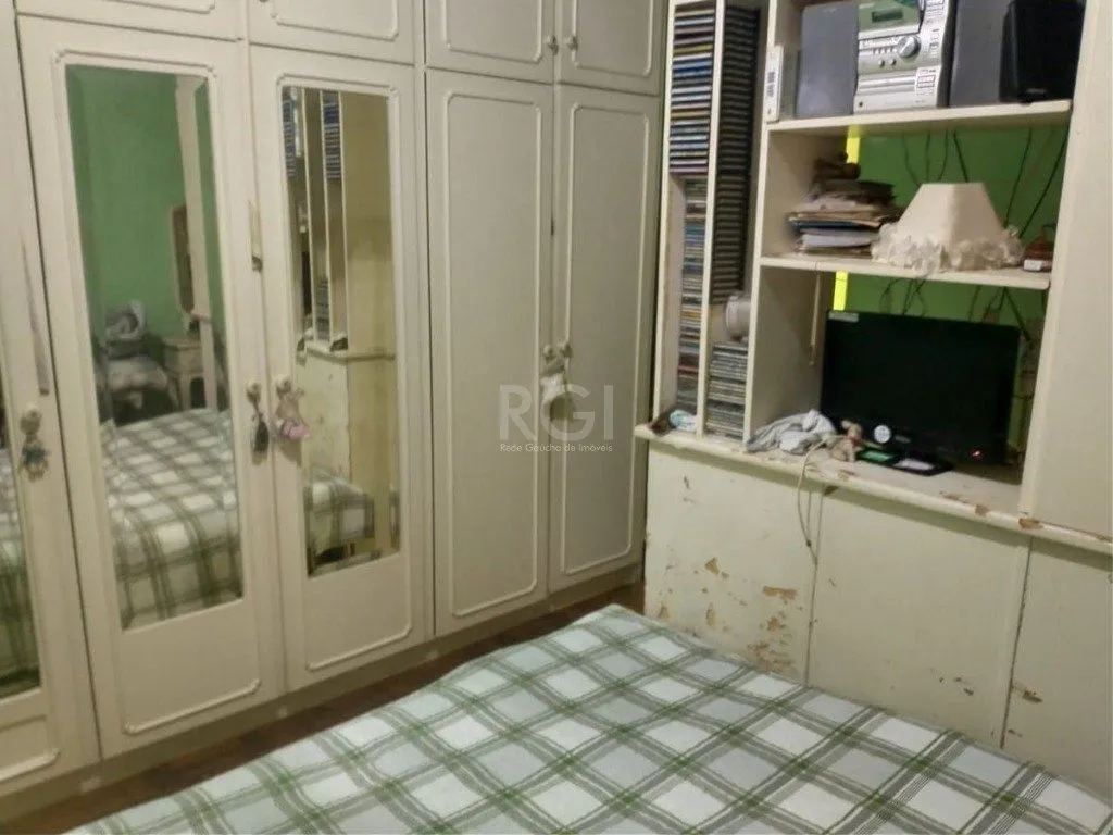 Imagem Casa para Venda - 220m², 3 dormitórios, 4 vagas - Teresópolis