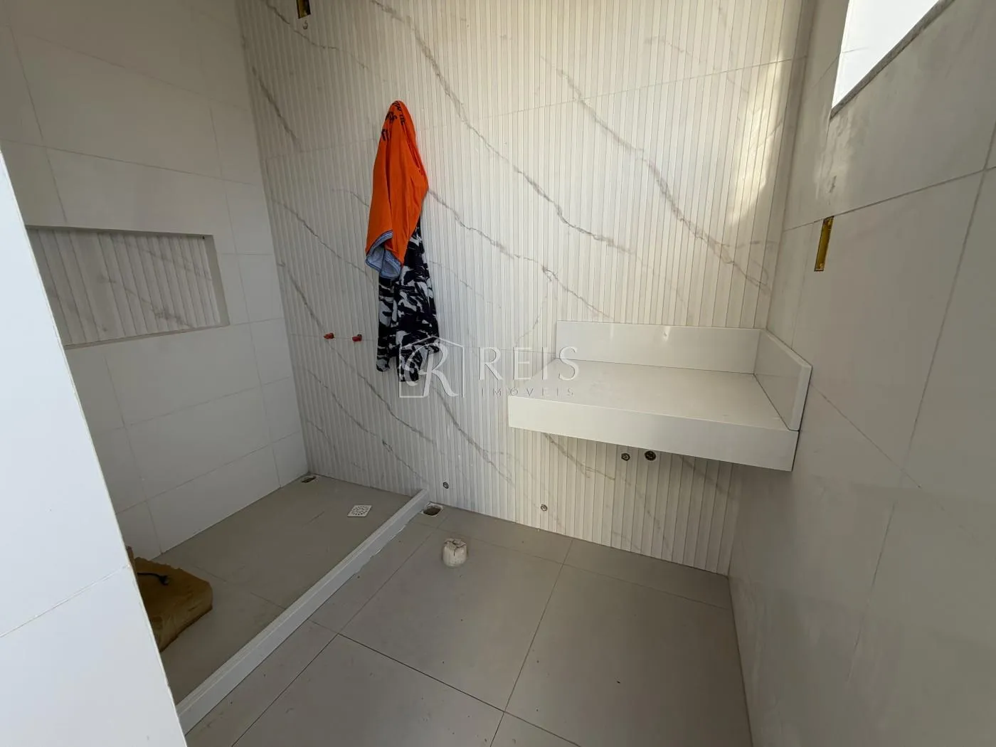 Imagem Casa para Venda em Rio das Ostras, Viverde, 3 dormitórios, 2 suítes, 3 banheiros, 4 vagas