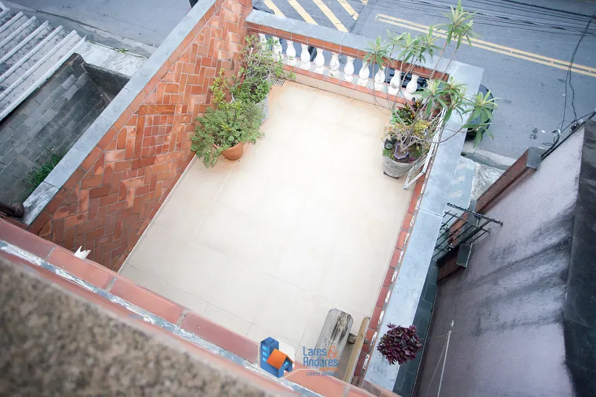 Imagem Sobrado para venda em São Domingos com 3 quartos, sendo 1 suíte, 164m²