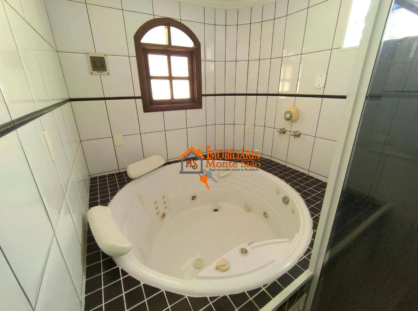 Imagem Sobrado com 2 dormitórios à venda, 250 m² por R$ 739.000,00 - Vila Barros - Guarulhos/SP