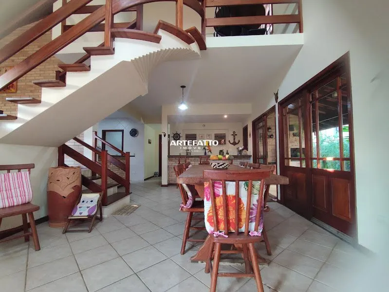 Imagem Casa à venda em Ubatuba, Praia Grande, com 5 quartos, 213m2