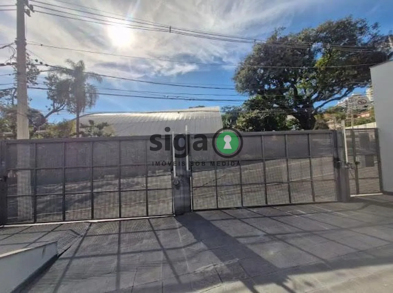 Imagem Casa Assobradada no Pacaembu, para locação Comercial ou venda com 10 salas, 11 vagas, reformada.