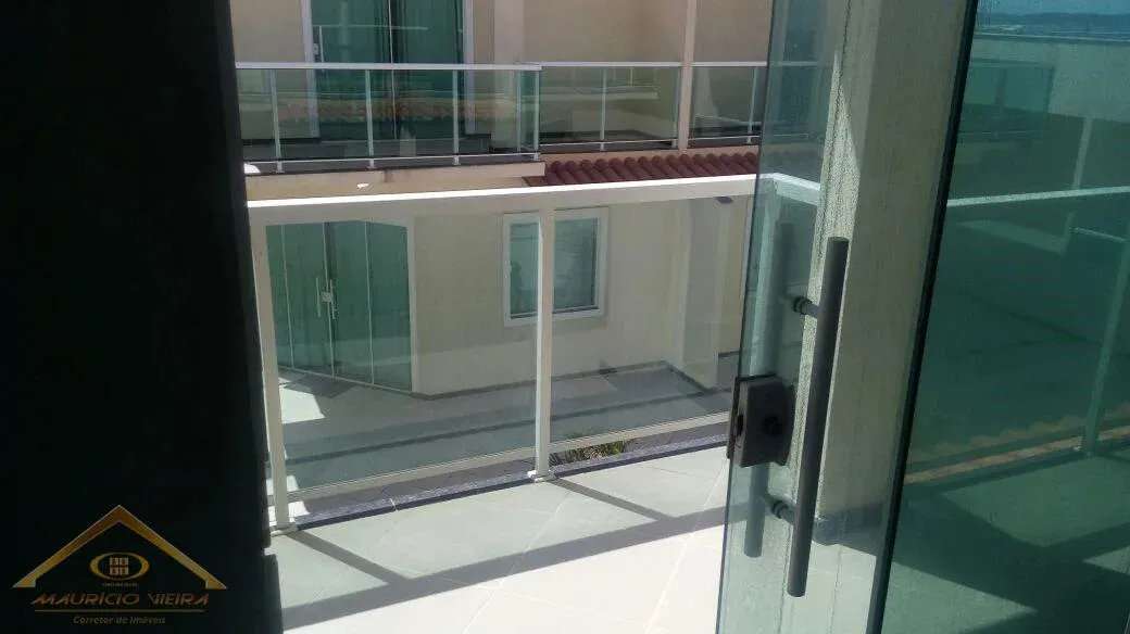 Imagem Casa em Condomínio para Venda em Cabo Frio / RJ no bairro Peró