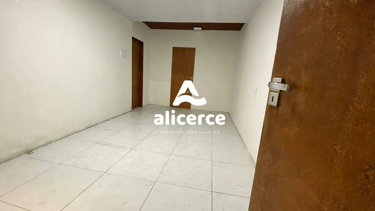Imagem Imóvel de esquina para investimento com alta rentabilidade - Bairro Serraria, São José/SC