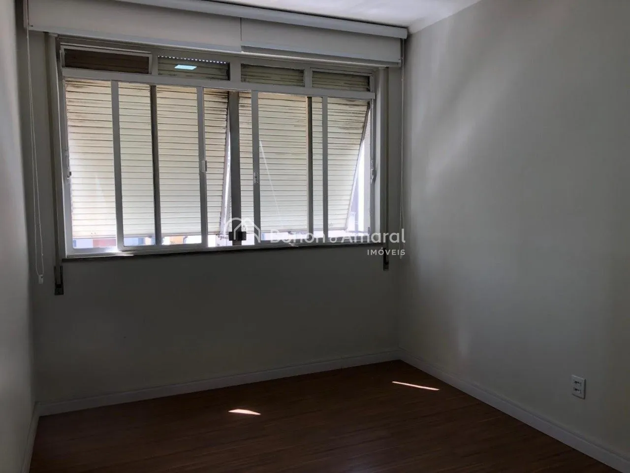 Imagem Apartamento Reformado à Venda no Edifício Cristina - Centro de Campinas