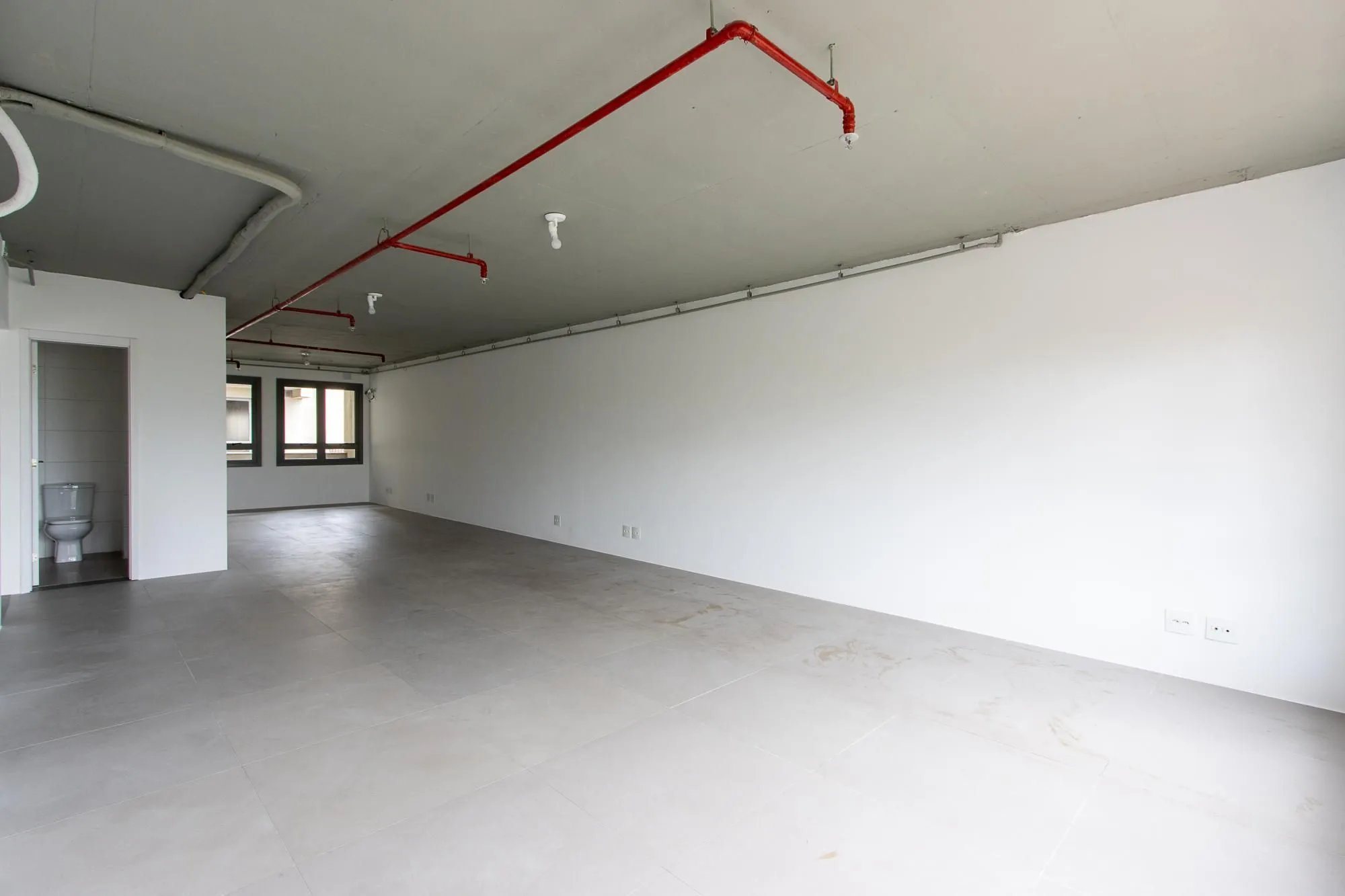Imagem Conjunto/Sala para Venda - 118.74m², 0 dormitórios, São João