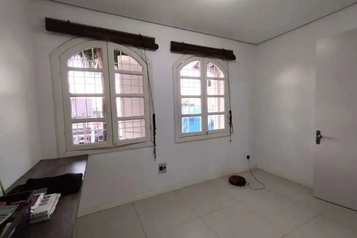 Imagem Sobrado com suíte, piscina e espaço gourmet no Jardim Sabará