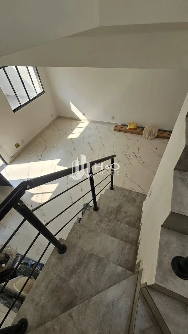 Imagem Sobrado à Venda com 2 Dormitórios, 2 Vagas e Quintal - 90m² - R$ 479.000 - Vila Campanela