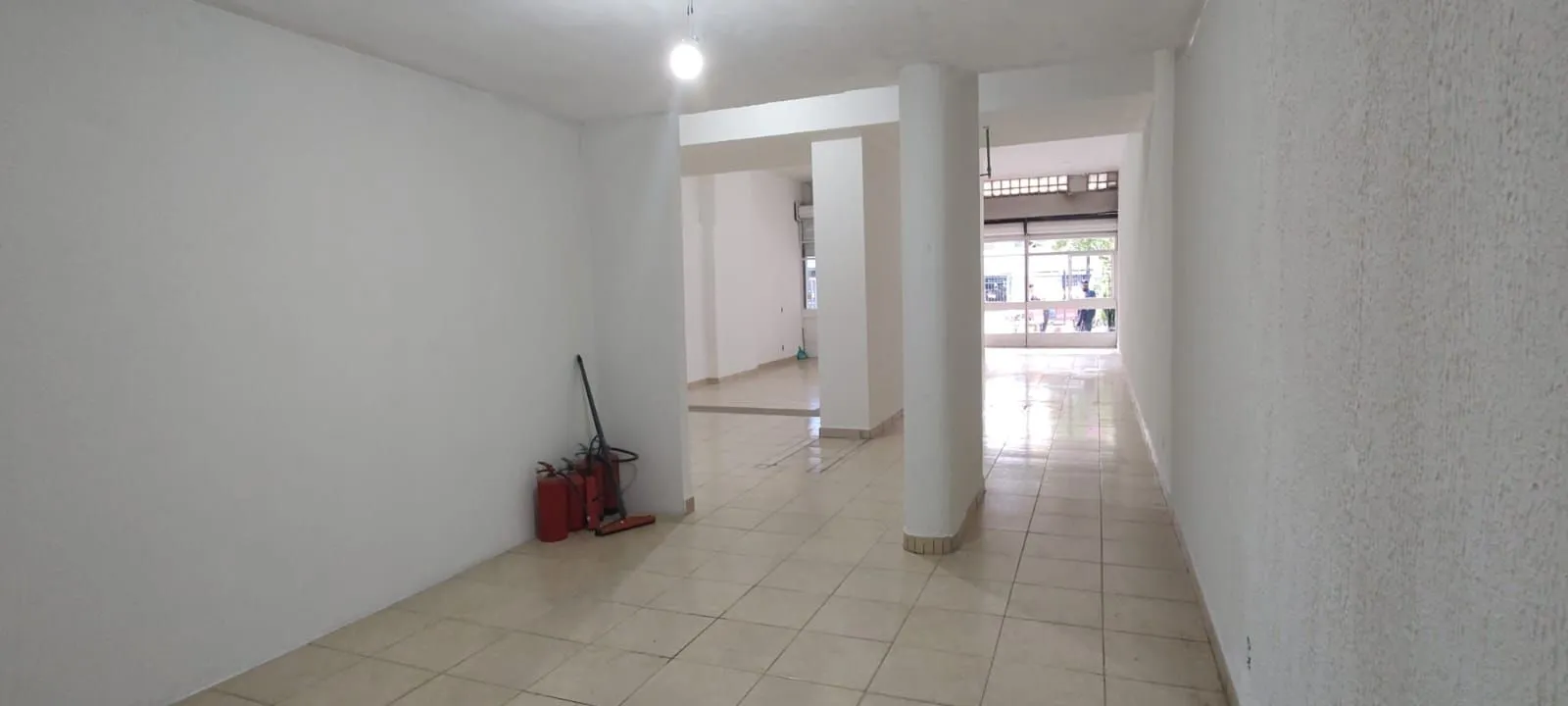 Imagem Loja com 143m² no bairro Centro Histórico em Porto Alegre