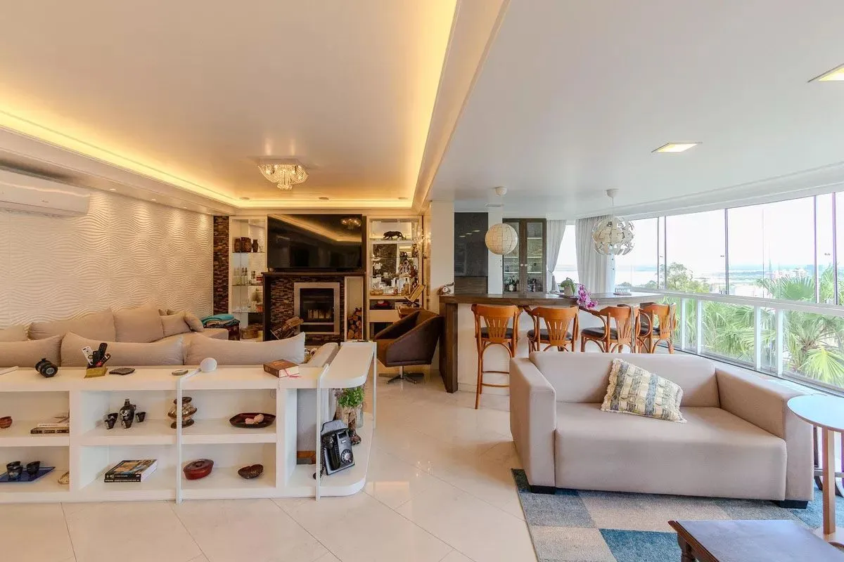Imagem Apartamento com 3 dormitórios, 2 vagas e 231.61m² - Bairro Menino Deus